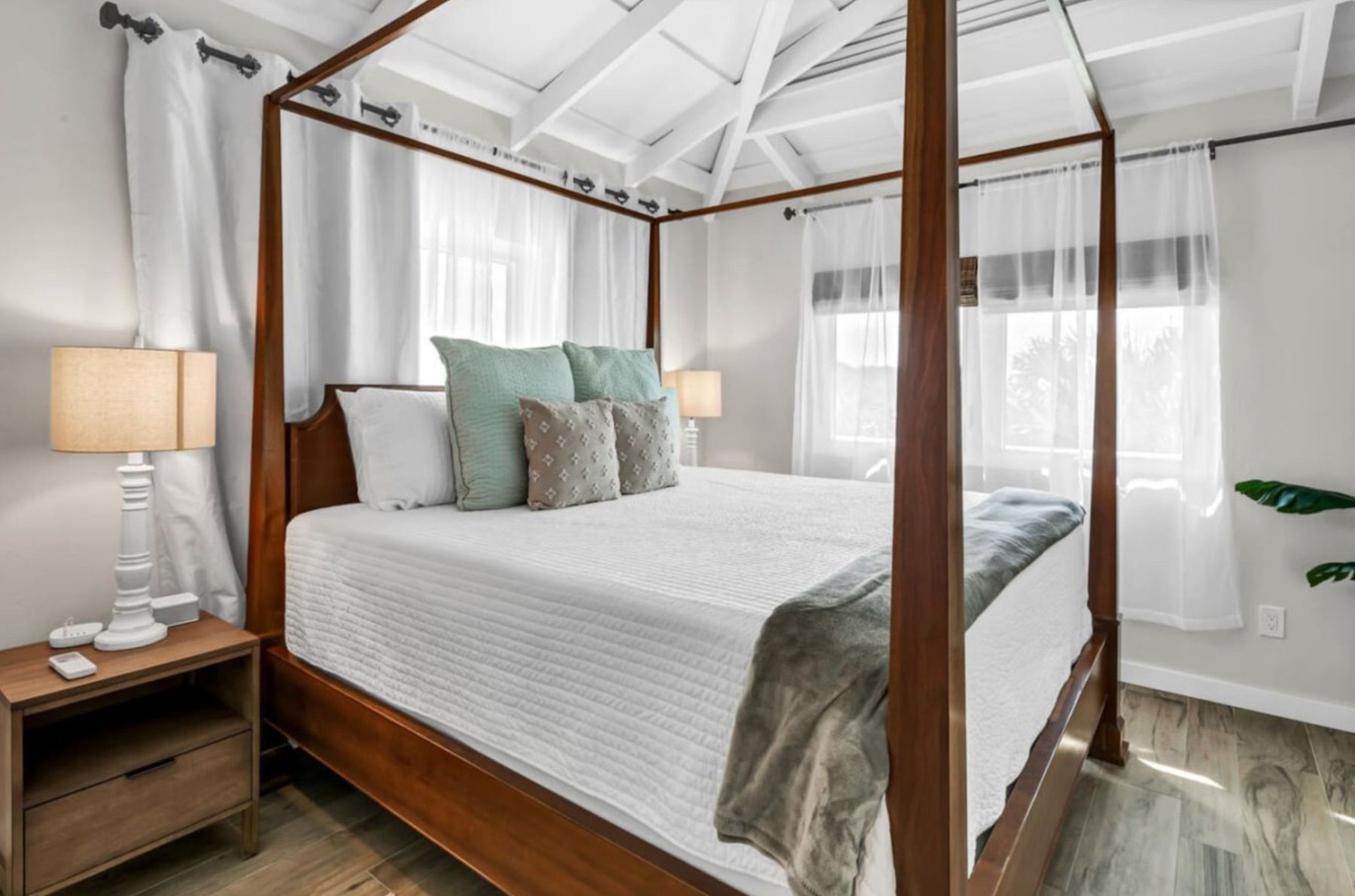 Seagate villa photo.